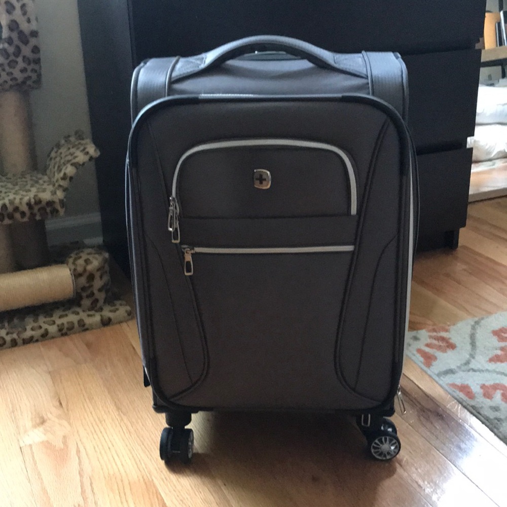 Carry-on Swiss Gear Luggage
